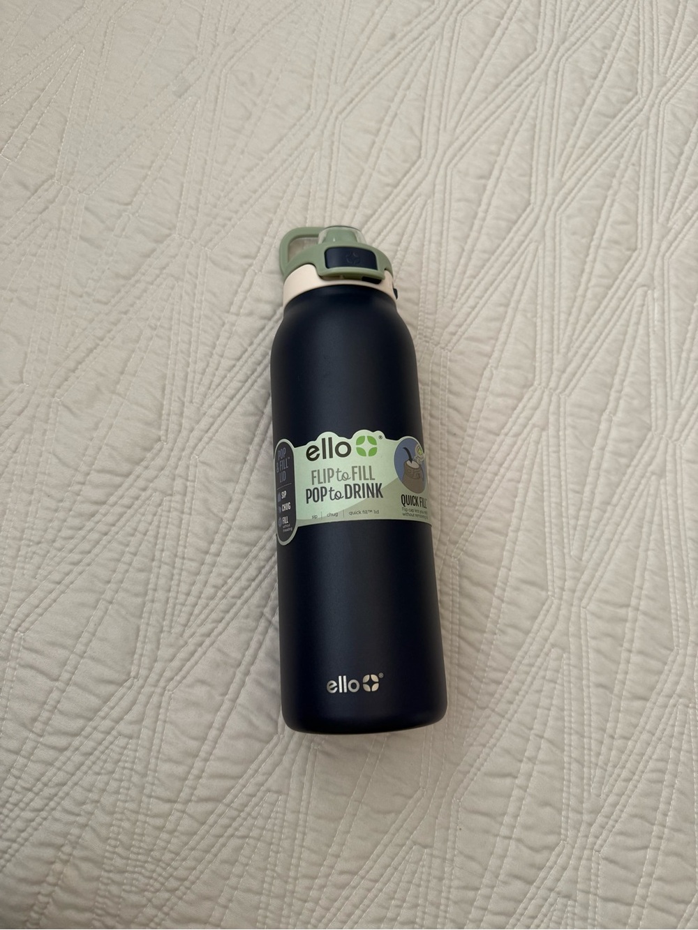 Ello Insulatedw Stainless Steel Water Bottle - Navy with Green Cap
